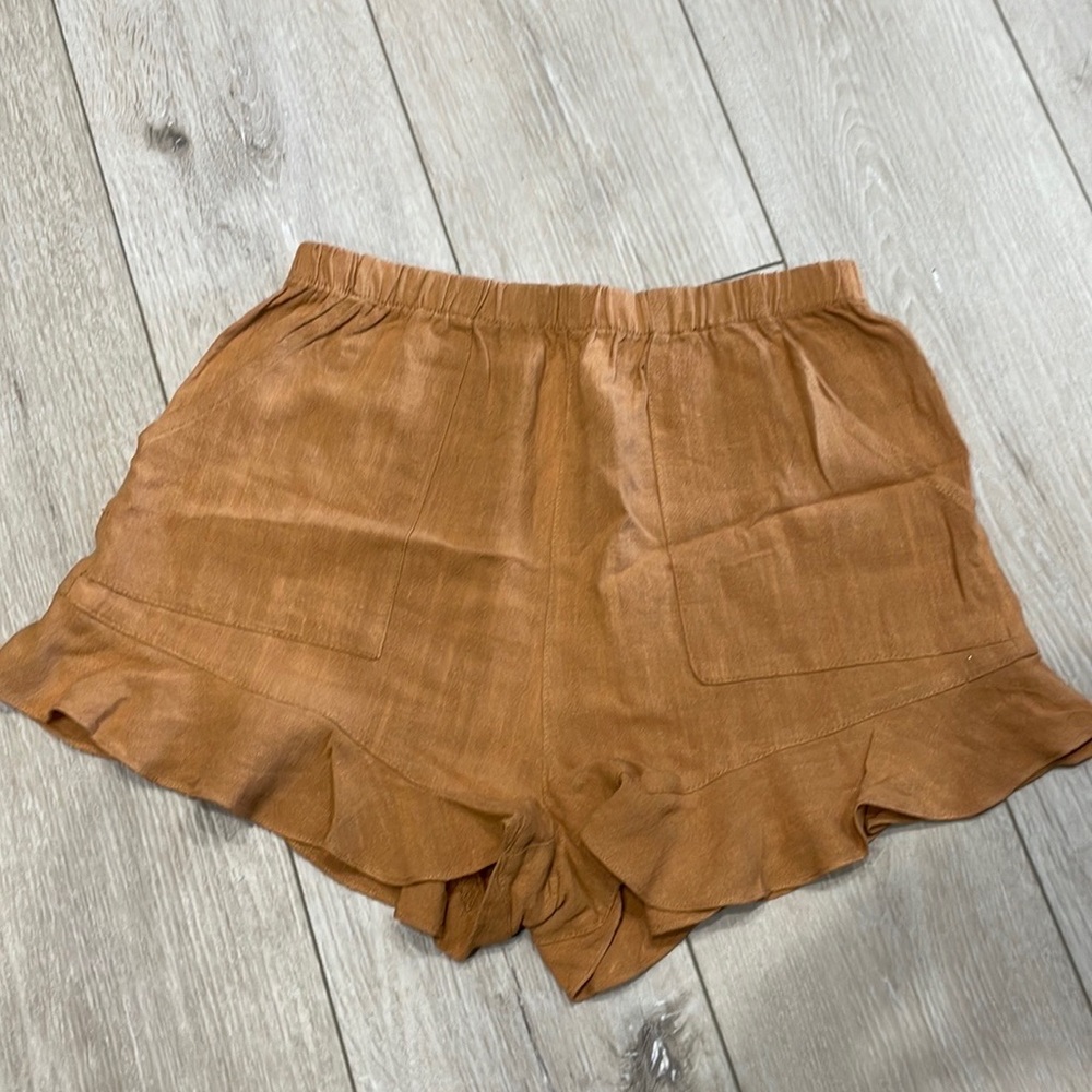 Women’s ruffle hem shorts!